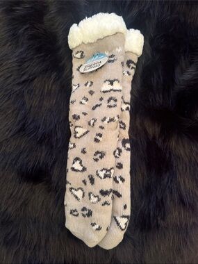 Cozy Leopard Print Fuzzy Lined Socks - Taupe & Cream